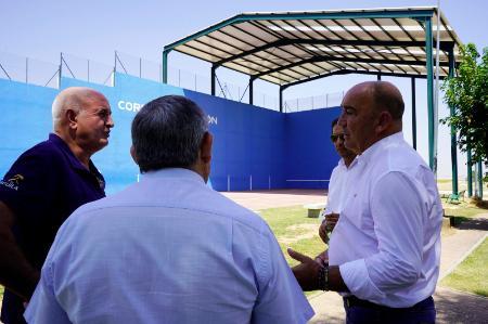Imagen Los alcaldes de varios pueblos pequeños del Nordeste muestran a Miguel Ángel de Vicente los avances en su gestión para tratar de atraer empleo y población a la zona